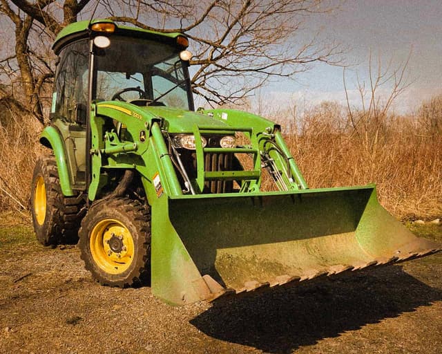 Front picture of a green tractor
